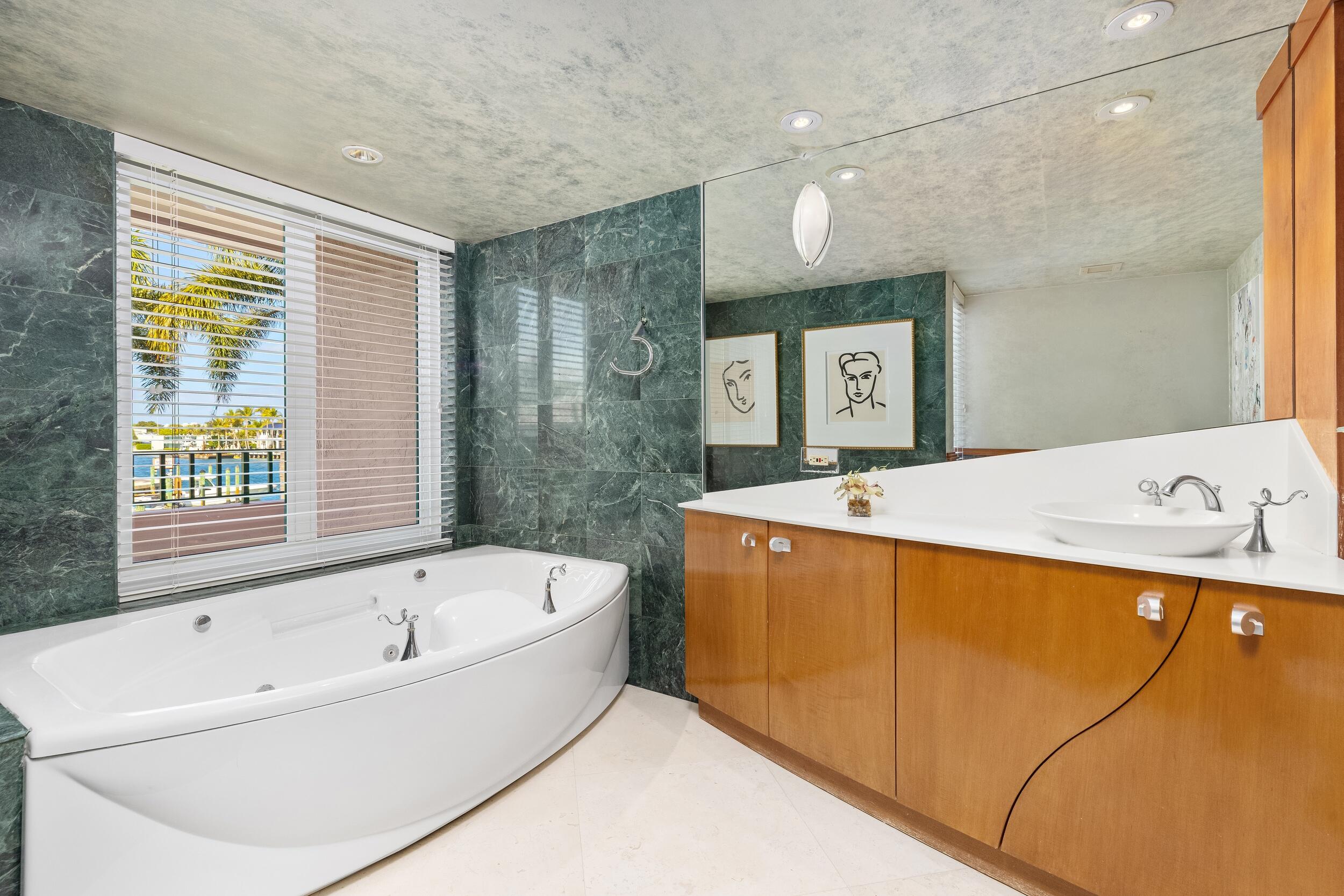 140 Southeast 5th Avenue, Unit 253 Boca Raton, FL 33432 - Photo 23 of 45 Master Bath 4
