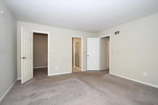 $350,000 | 299 Mallard Point, Unit D, Lake Barrington, IL 60010