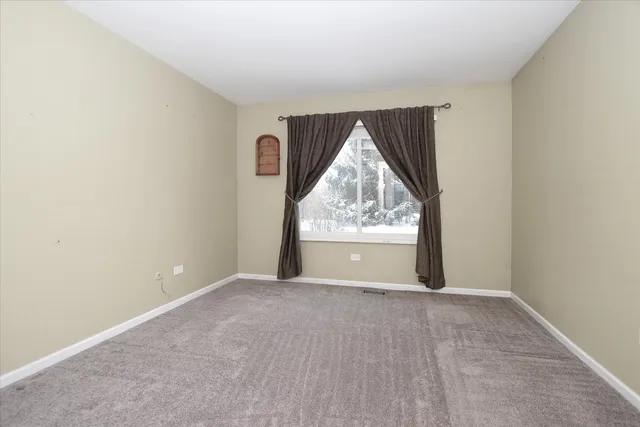 $350,000 | 299 Mallard Point, Unit D, Lake Barrington, IL 60010