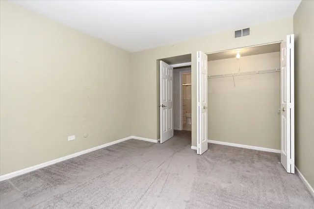 $350,000 | 299 Mallard Point, Unit D, Lake Barrington, IL 60010