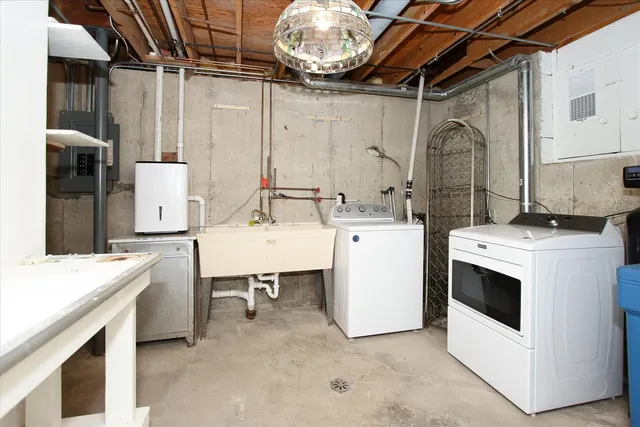 $350,000 | 299 Mallard Point, Unit D, Lake Barrington, IL 60010