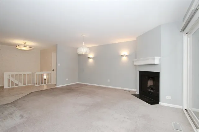 $350,000 | 299 Mallard Point, Unit D, Lake Barrington, IL 60010