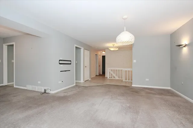 $350,000 | 299 Mallard Point, Unit D, Lake Barrington, IL 60010