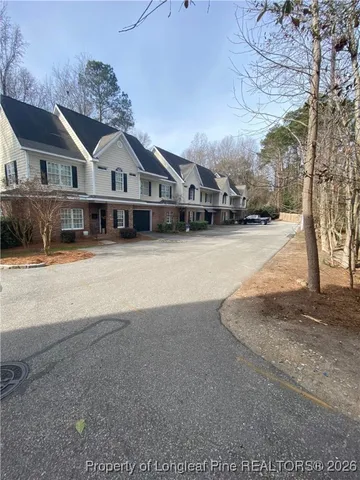 $1,975 | 320 Glenburney Drive, Fayetteville, NC 28303