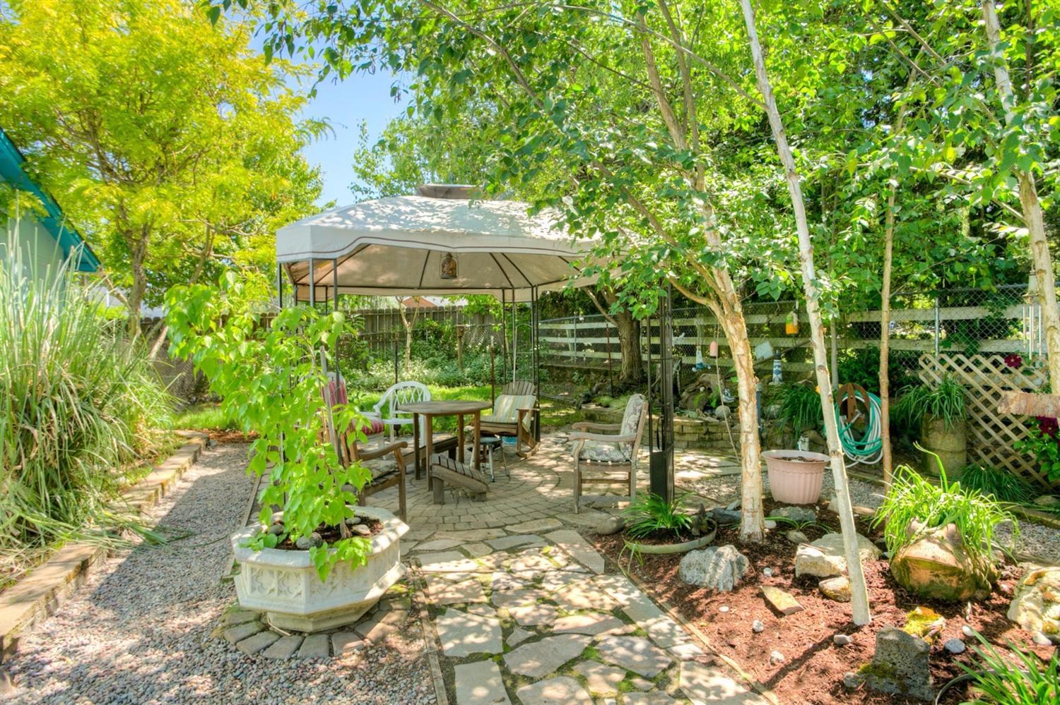 473 West Harbeck Road Grants Pass, OR 97527 - Photo 12 of 18 Peaceful rear yard