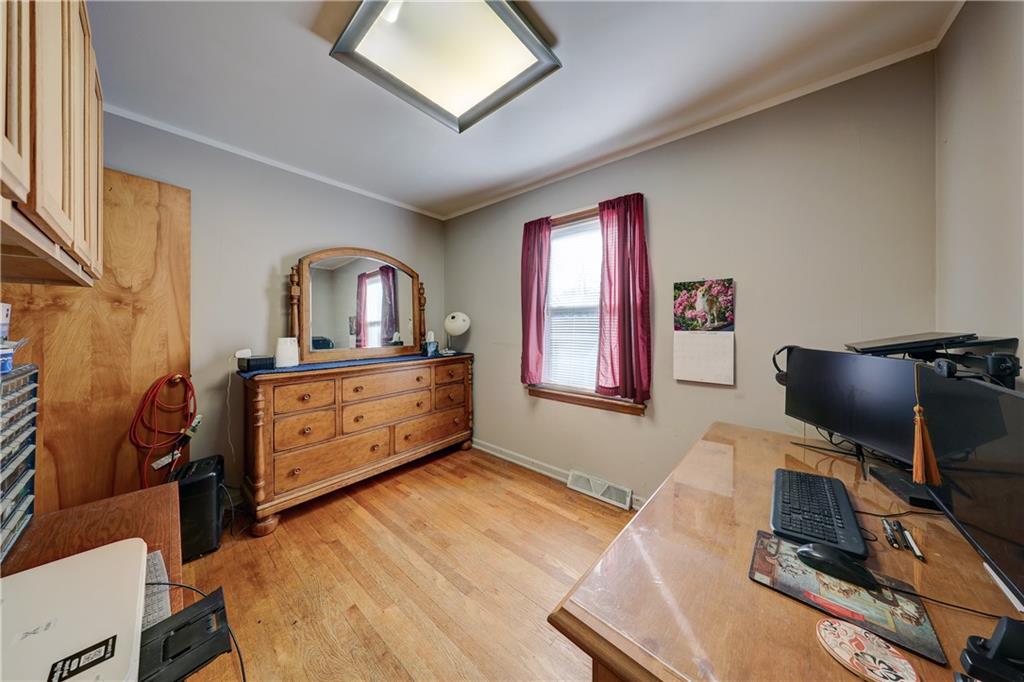 5732 Outlook Street Mission, KS 66202 - Photo 8 of 18