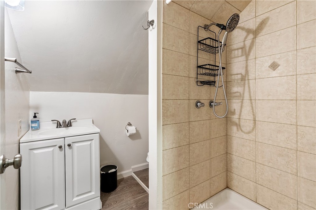 1636 Spring Street Paso Robles, CA 93446 - Photo 43 of 53 Top Unit Bathroom