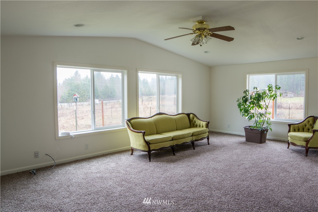 5501 Gahs Road South Roy, WA 98580 - Photo 4 of 18 Gallery Image 4