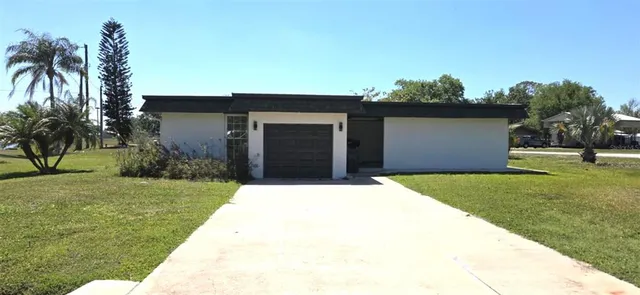 $299,000 | 25322 Columbia Circle, Lake Wales, FL 33898