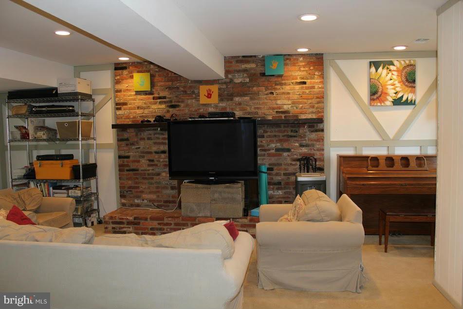 624 Rolling Dale Road Annapolis, MD 21401 - Photo 9 of 25 Family Room