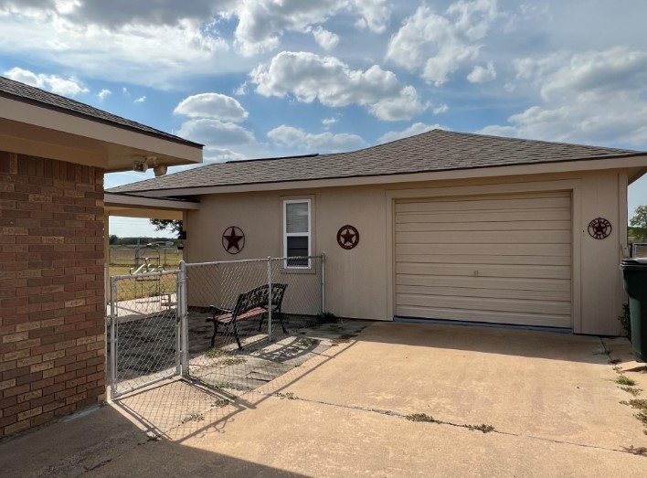 566 Schmidt Road Sealy, TX 77474 - Photo 4 of 20