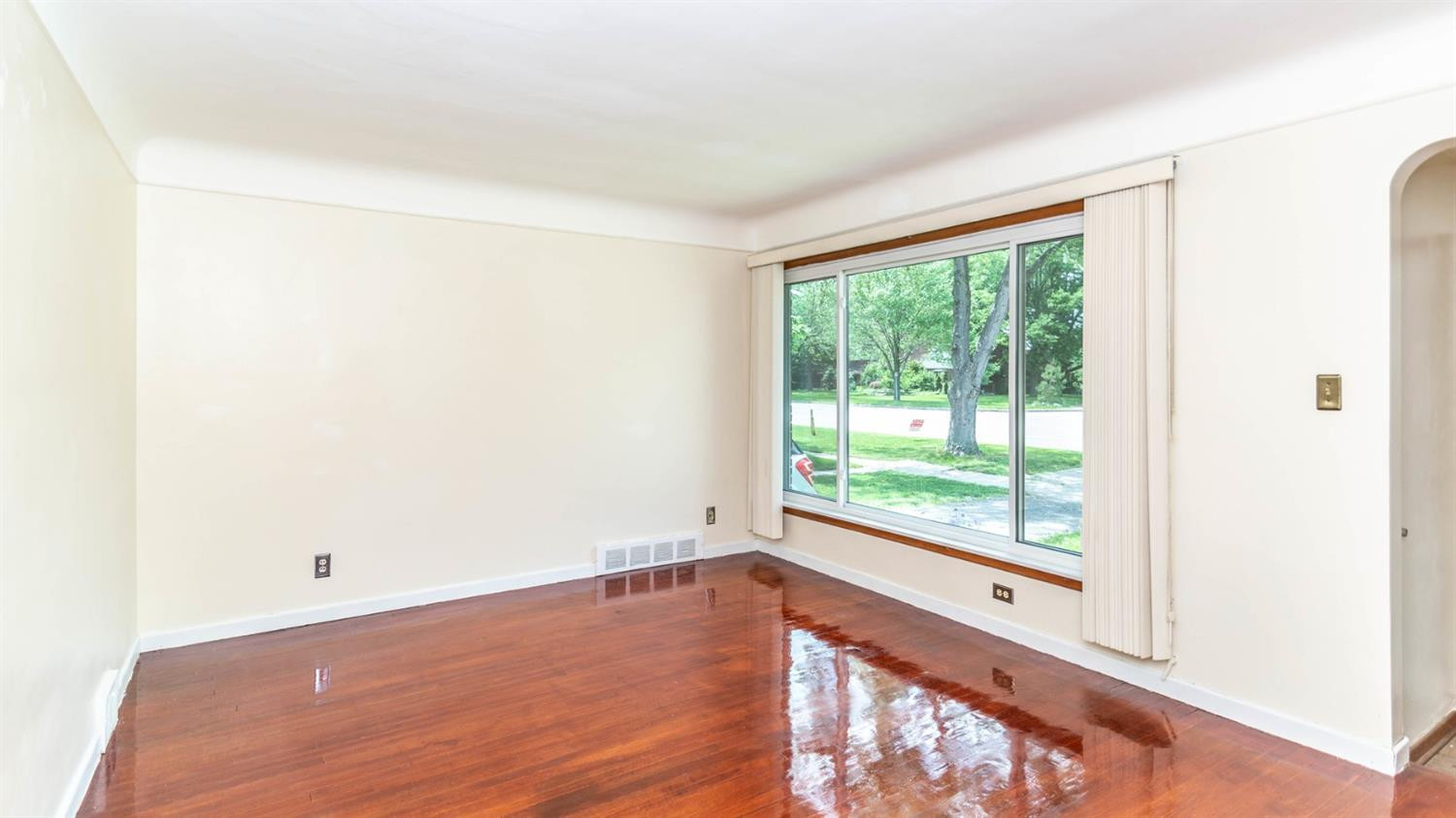 8939 Allen Road Allen Park, MI 48101 - Photo 6 of 28 Photo 6