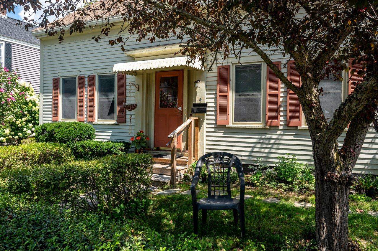 9 Oak Street Exeter, NH 03833 - Photo 2 of 35
