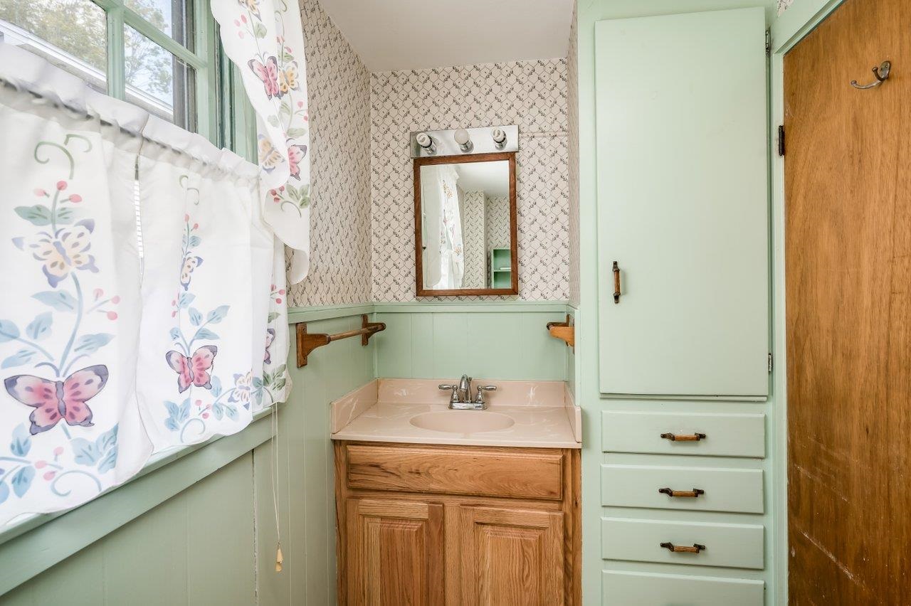 9 Oak Street Exeter, NH 03833 - Photo 21 of 35