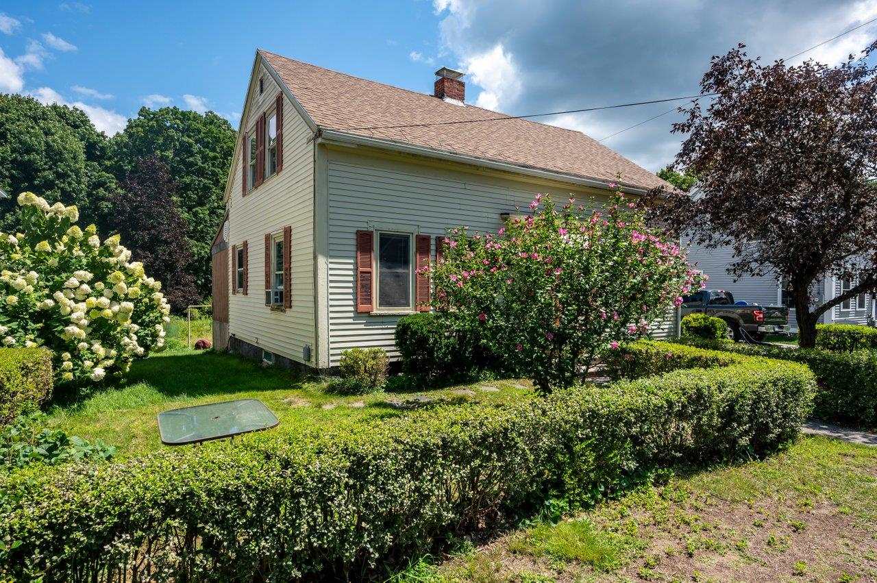 9 Oak Street Exeter, NH 03833 - Photo 4 of 35