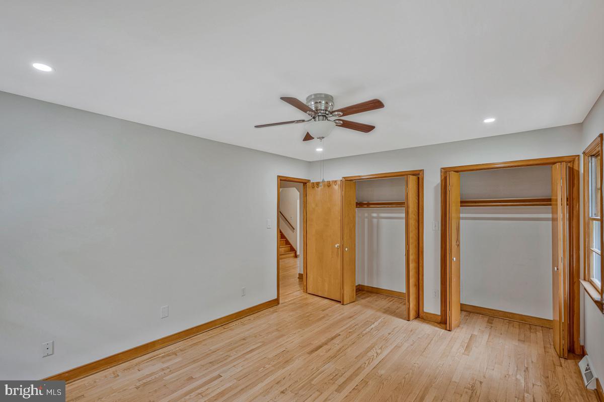 7185 Hawthorne Road La Plata, MD 20646 - Photo 7 of 59 Spacious room with natural light.