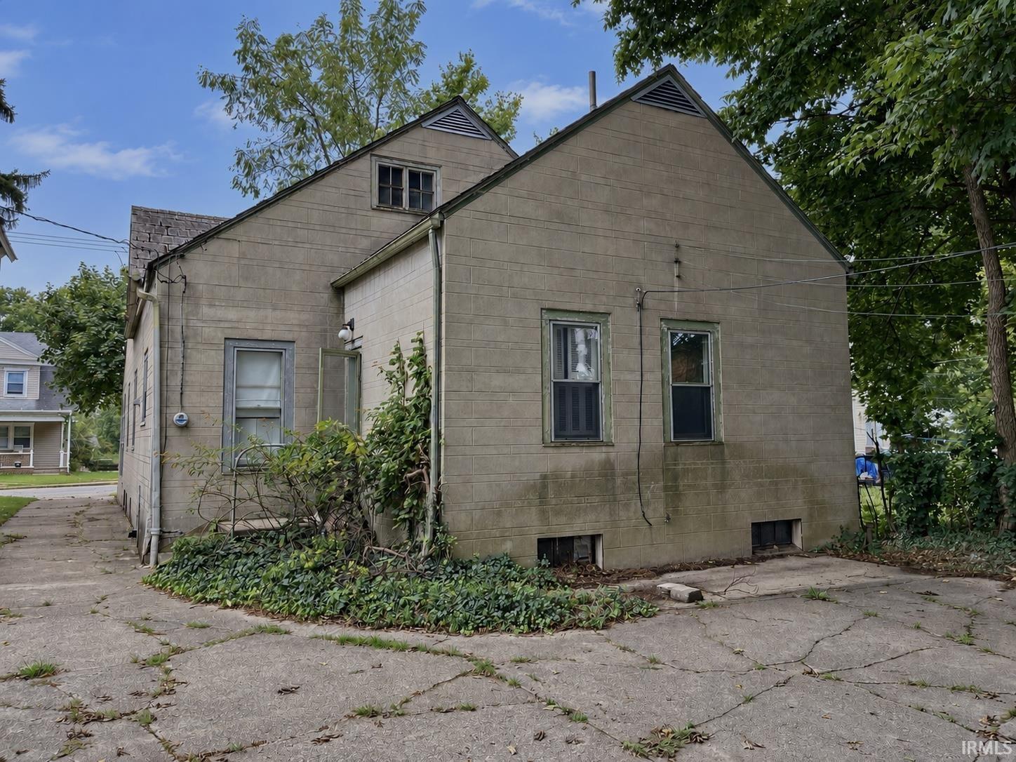 712 West Riverside Avenue Muncie, IN 47303 - Photo 3 of 19 Gallery Image 3
