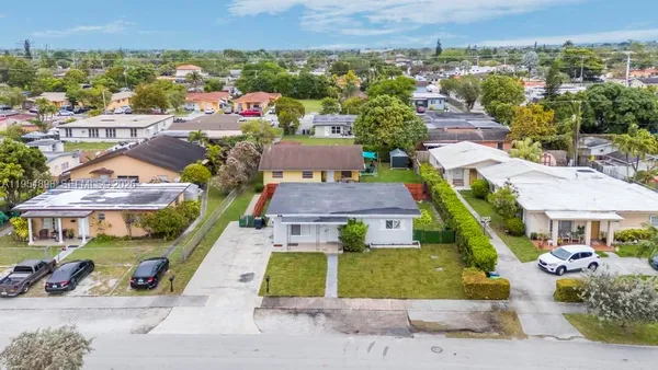 $1,325,000 | 9435-9437 Southwest 39th Street, Miami, FL 33165