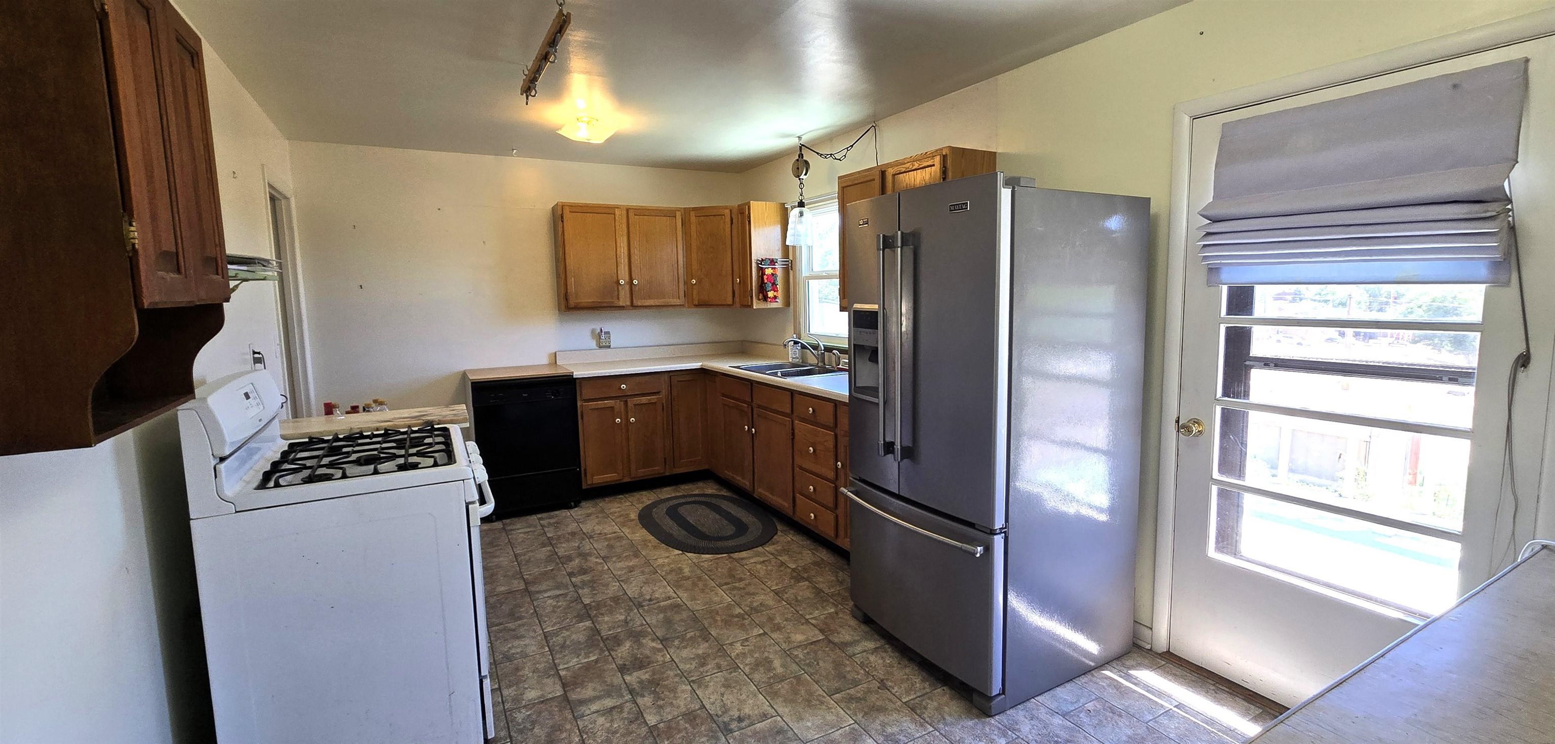 937 Fremont Street Thermopolis, WY 82443 - Photo 5 of 16