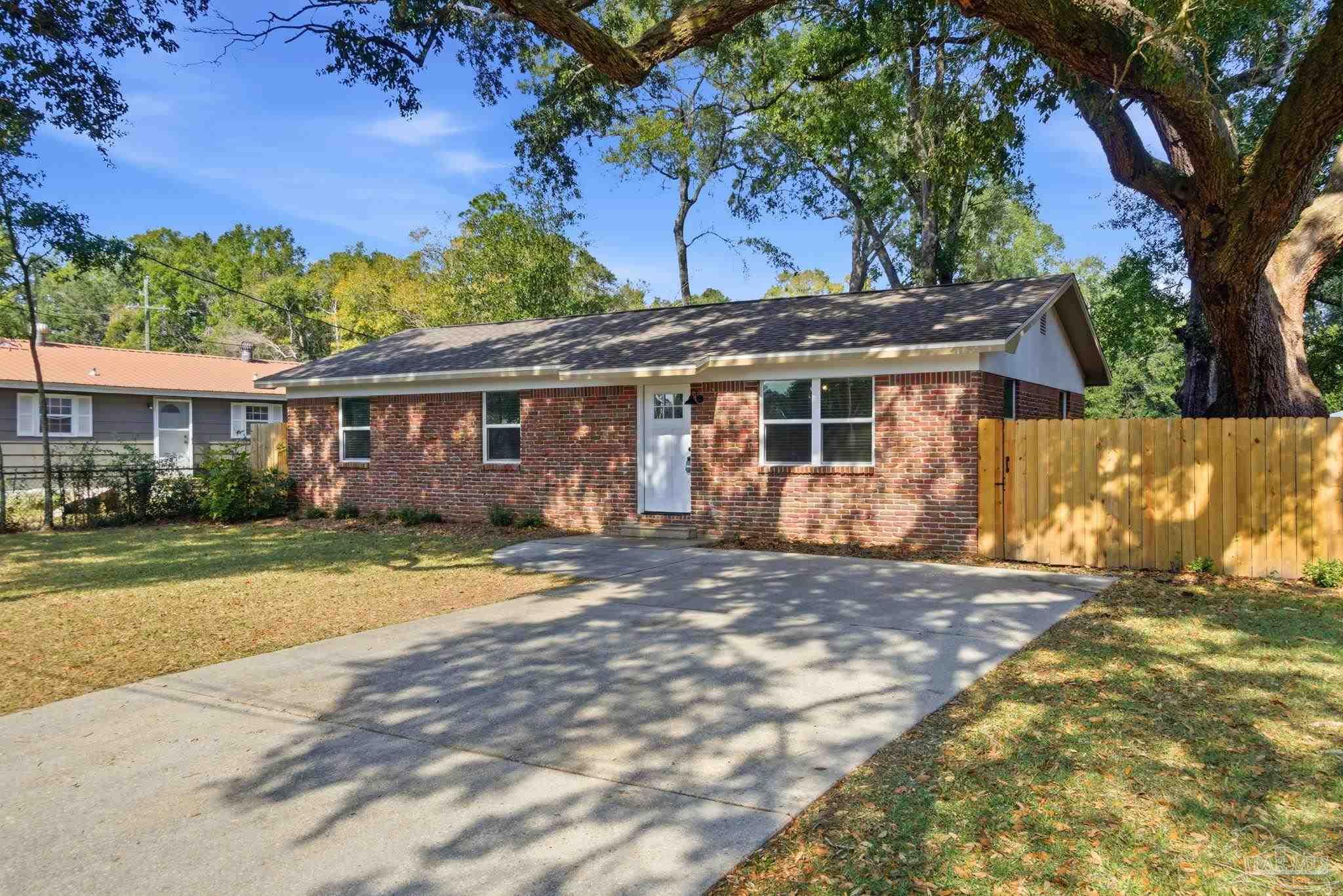 6210 Long Street Milton, FL 32570 - Photo 2 of 34