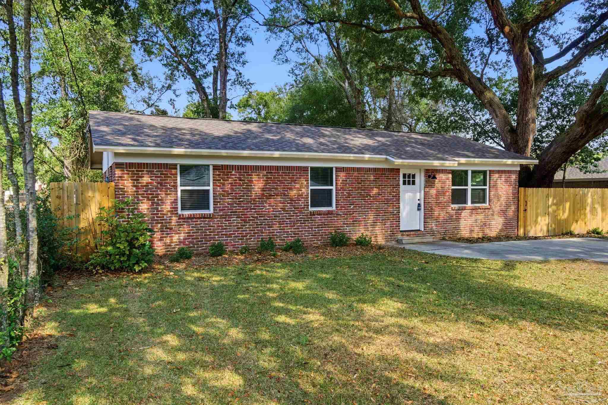 6210 Long Street Milton, FL 32570 - Photo 3 of 34