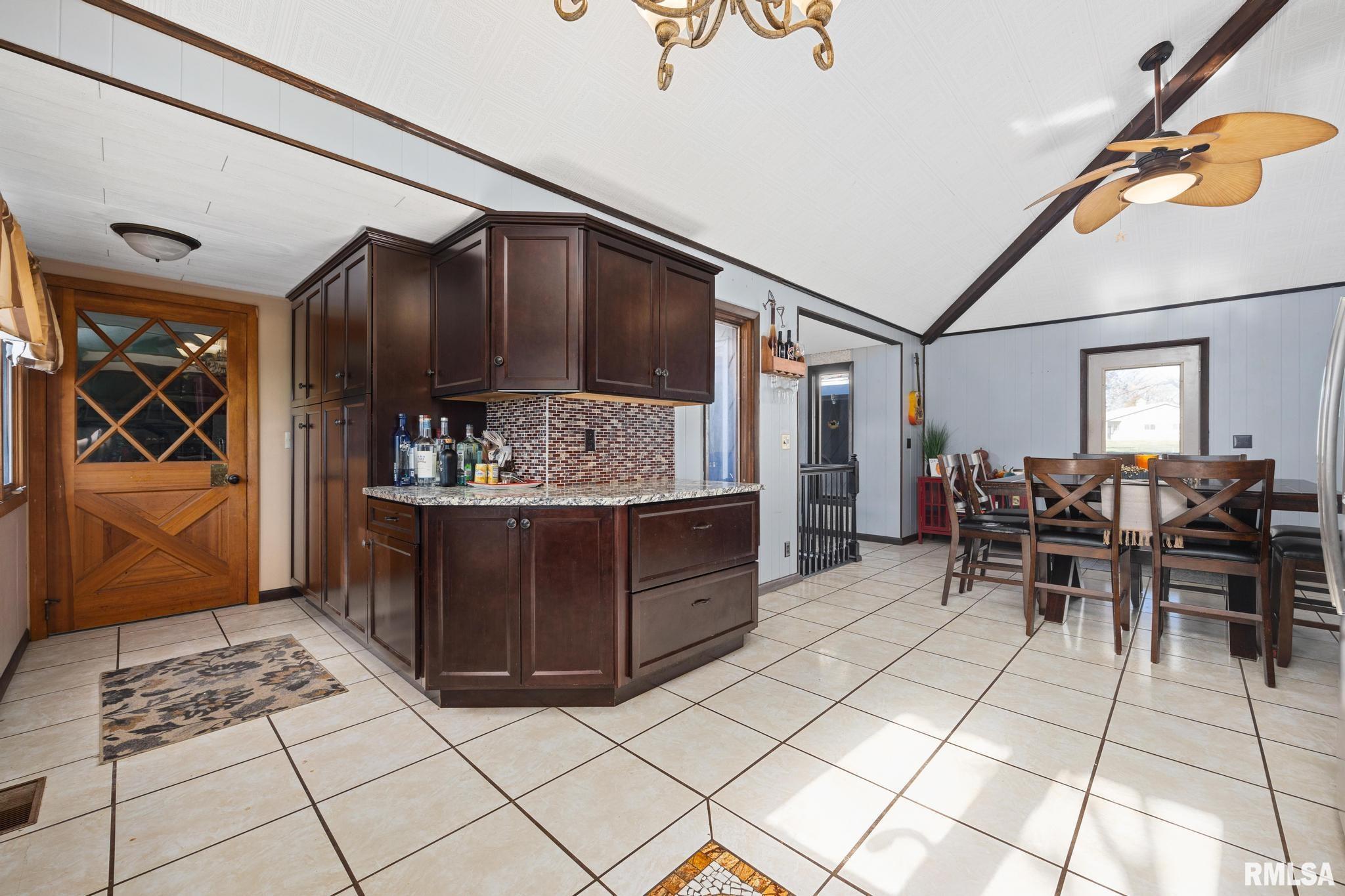 612 West Bittersweet Road Washington, IL 61571 - Photo 17 of 32