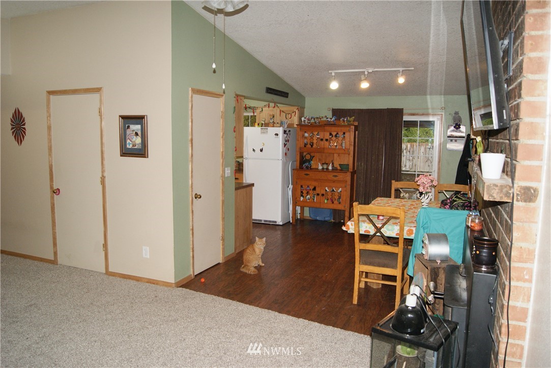 408 Olson Road Longview, WA 98632 - Photo 3 of 19 Gallery Image 3