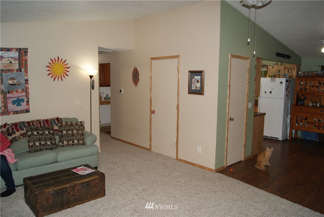408 Olson Road Longview, WA 98632 - Photo 4 of 19 Gallery Image 4