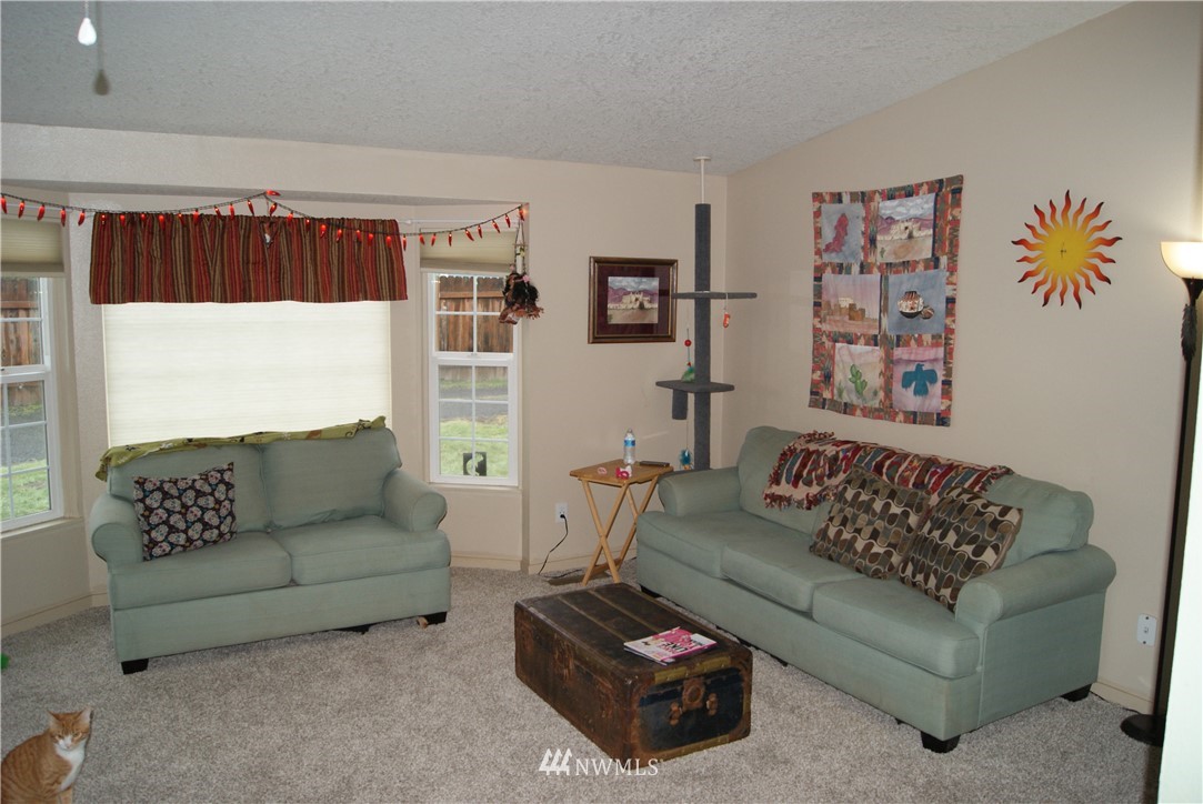 408 Olson Road Longview, WA 98632 - Photo 5 of 19 Gallery Image 5