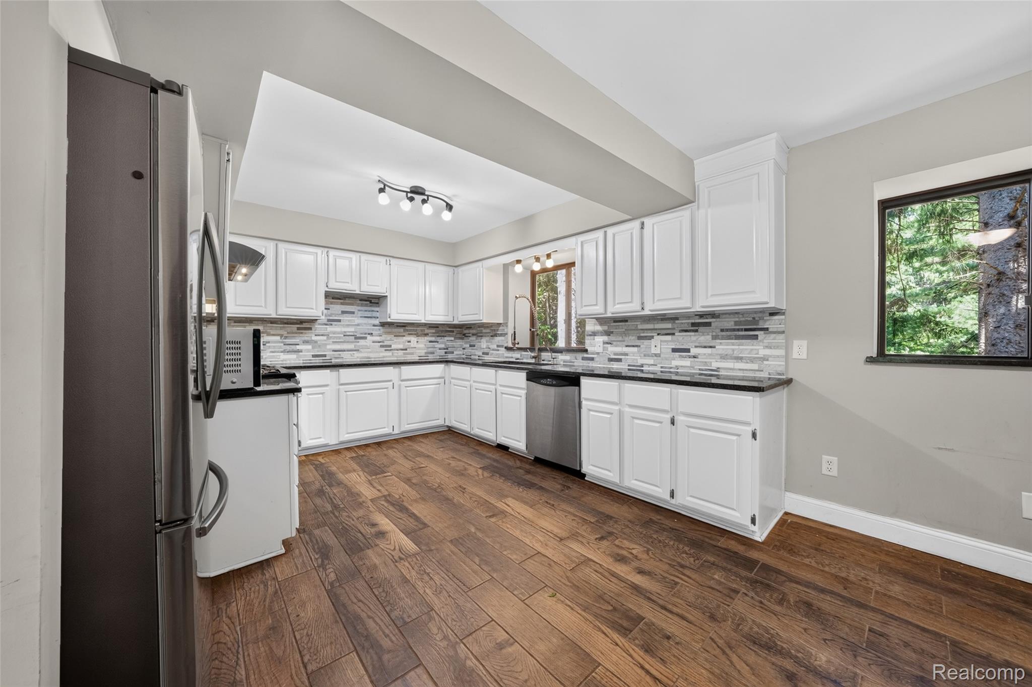 4565 Brookside Road Fenton, MI 48430 - Photo 21 of 50 4565 Brookside Rd Fenton HDR-86.jpg