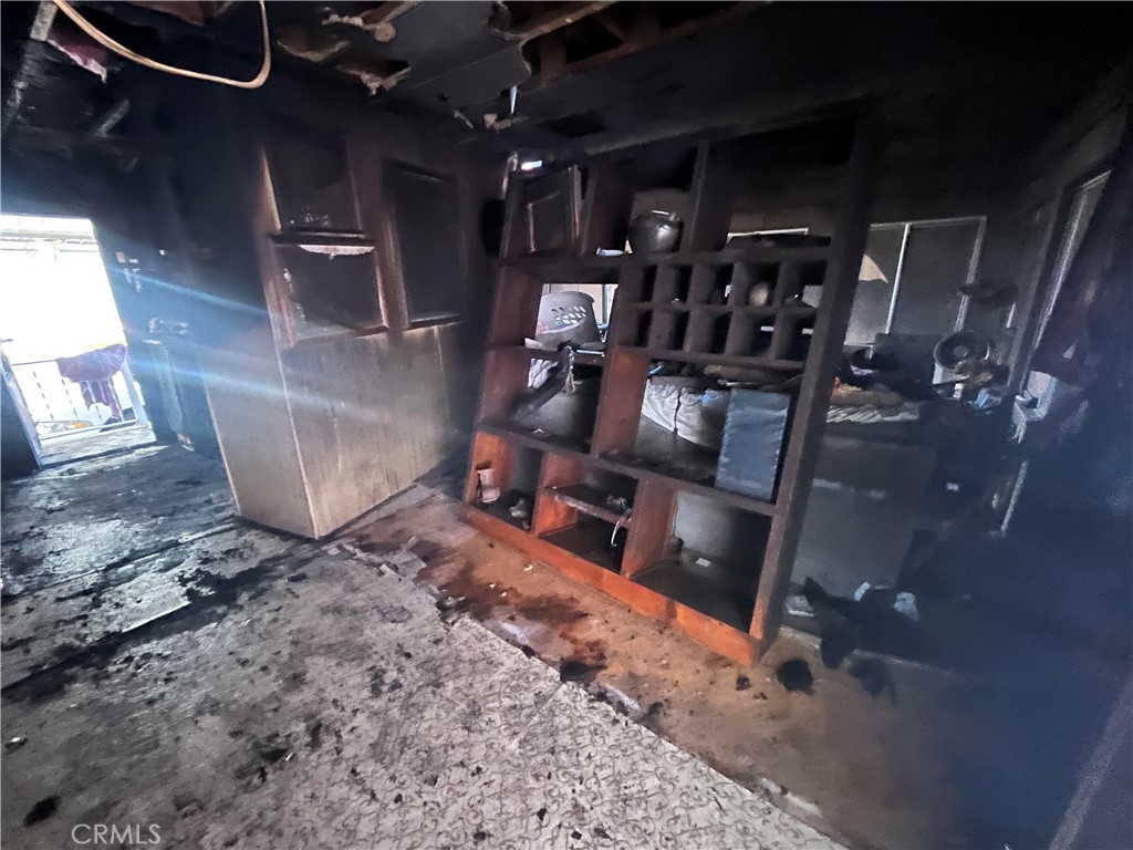 950 California Street, Unit 40 Calimesa, CA 92320 - Photo 6 of 9 a view of water heater room