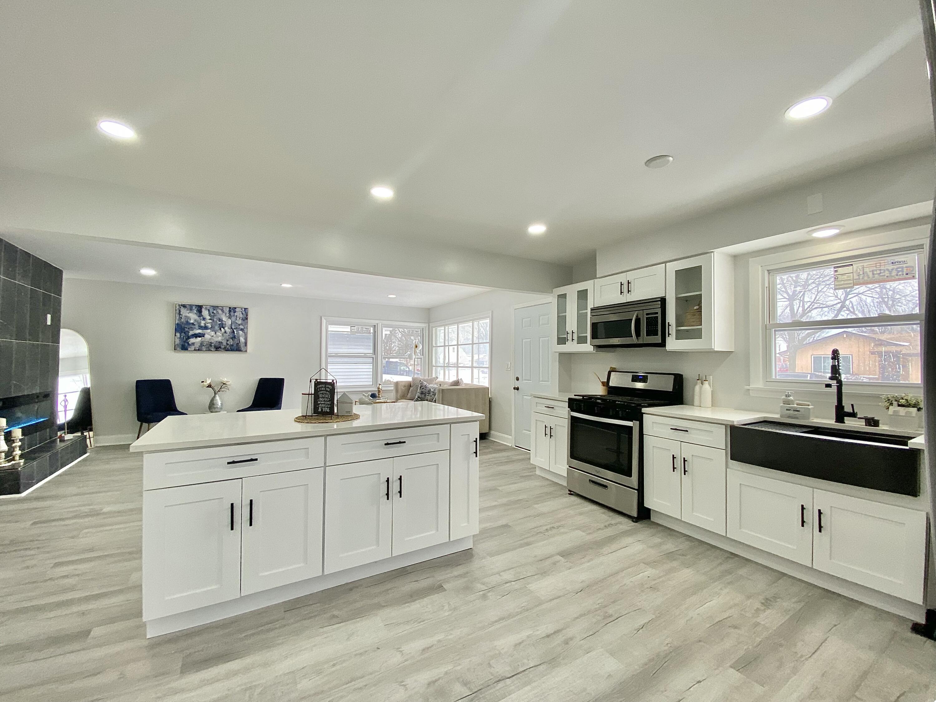 5735 North 79th Street Milwaukee, WI 53218 - Photo 11 of 28 Kitchen