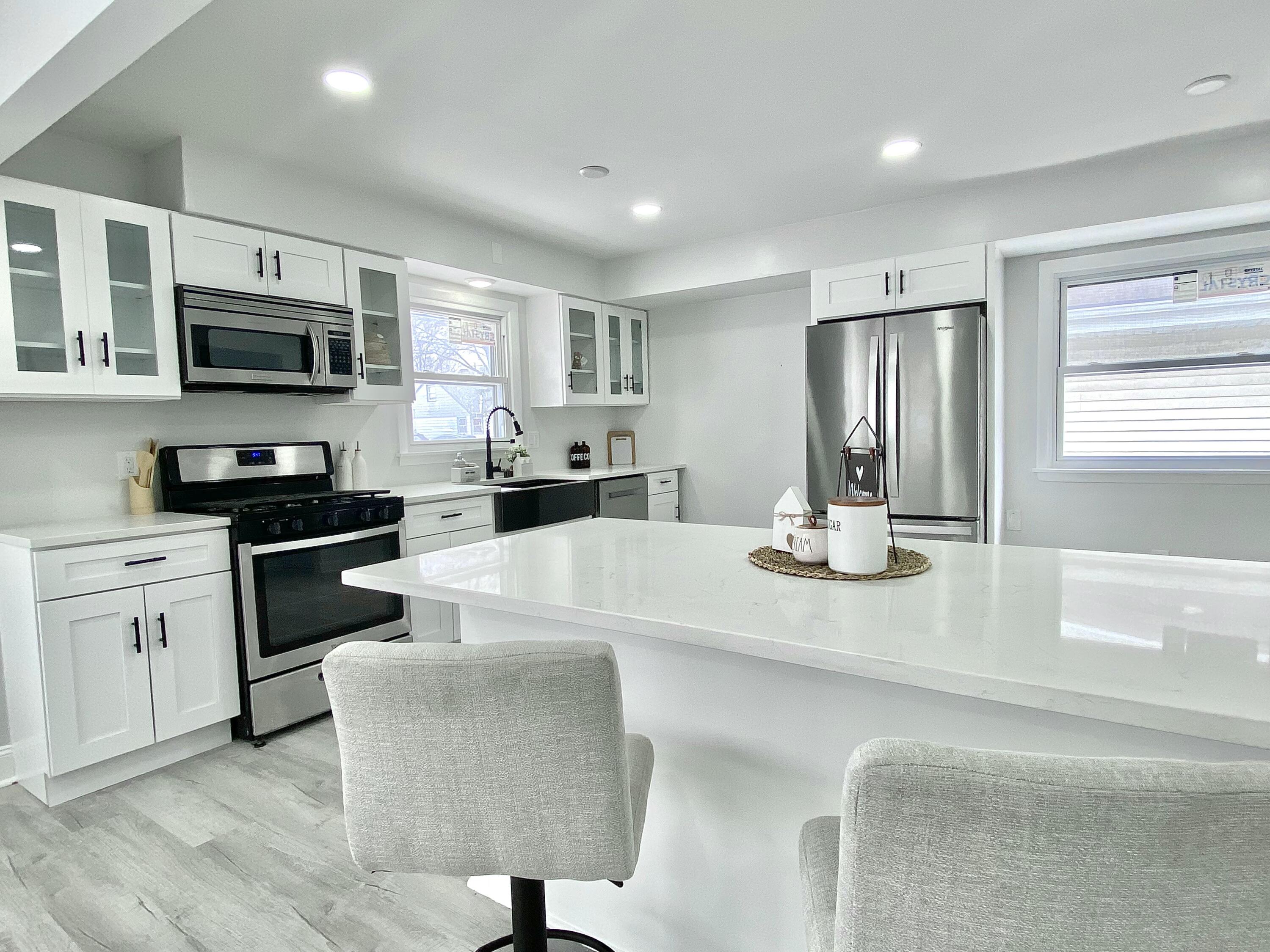 5735 North 79th Street Milwaukee, WI 53218 - Photo 7 of 28 Kitchen