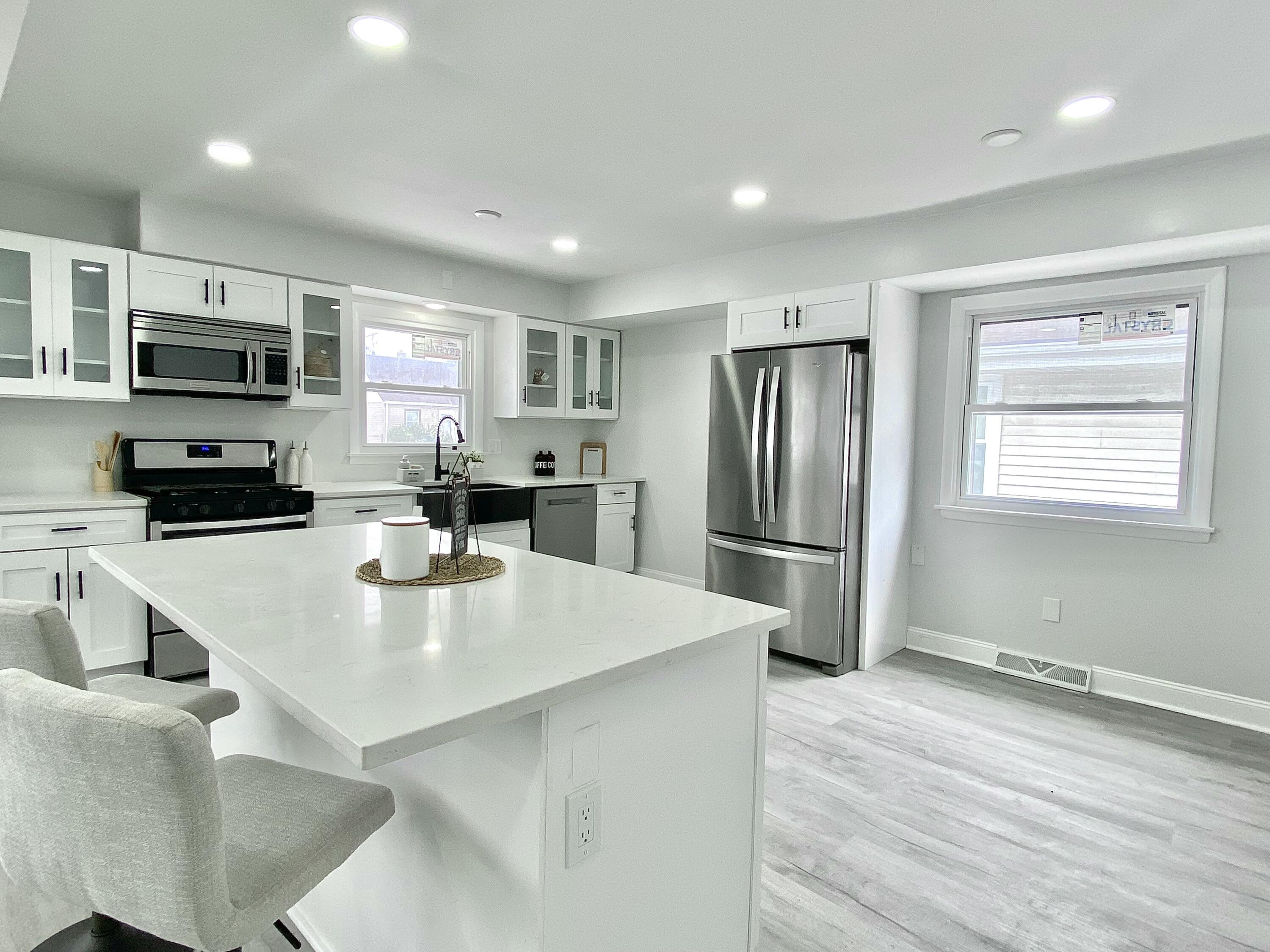 5735 North 79th Street Milwaukee, WI 53218 - Photo 8 of 28 Kitchen