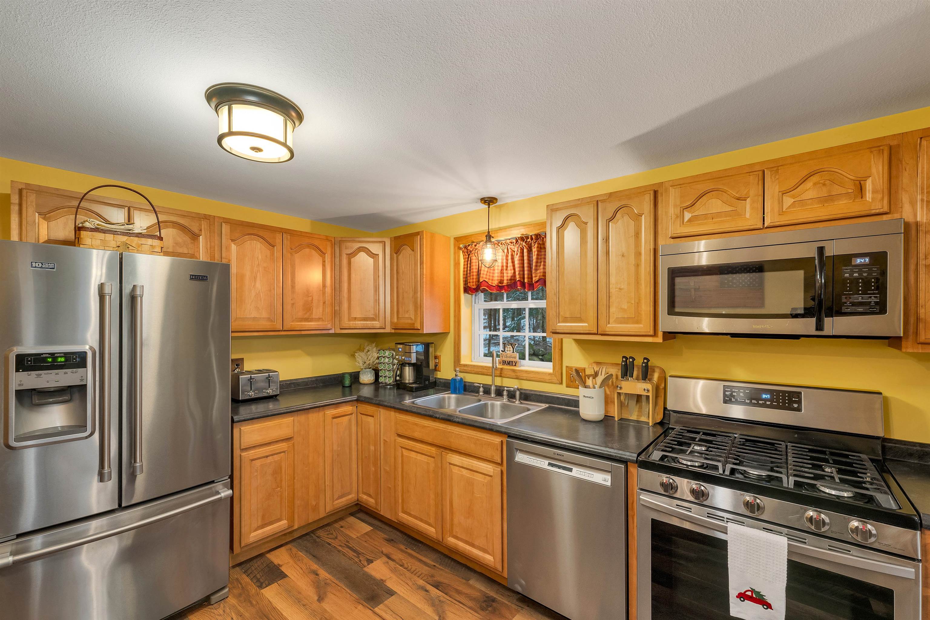13 Ronald Road Wolfeboro, NH 03894 - Photo 7 of 29 Gallery Image 7