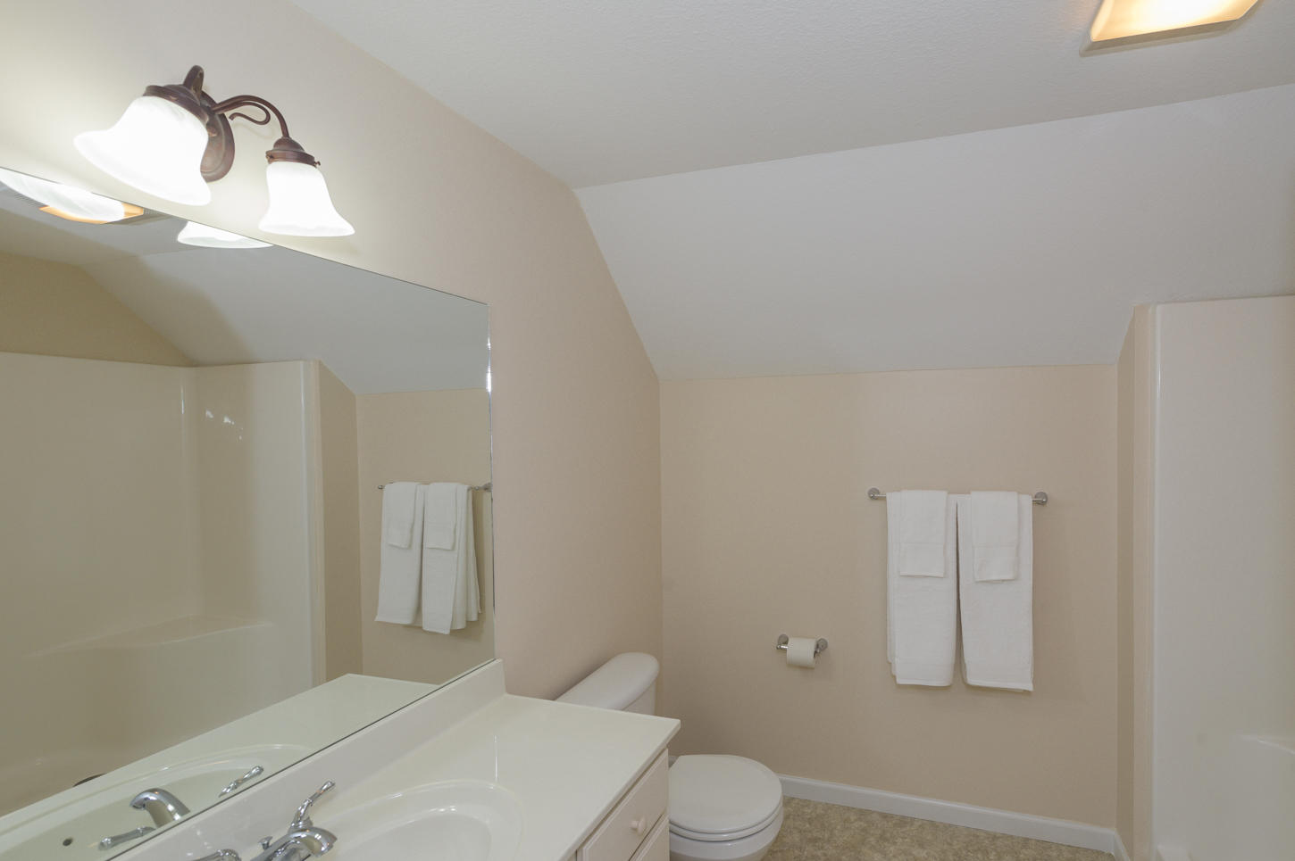 6139 Kristins Gate Way Powell, TN 37849 - Photo 25 of 30 Full Bath Upstairs