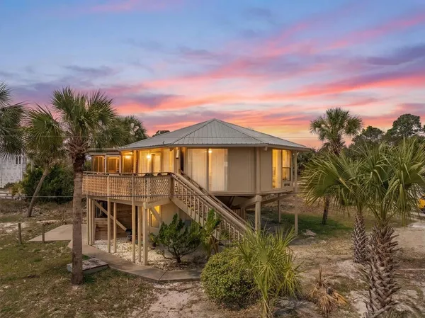 $594,900 | 215 South Neptune Street, Port St. Joe, FL 32456