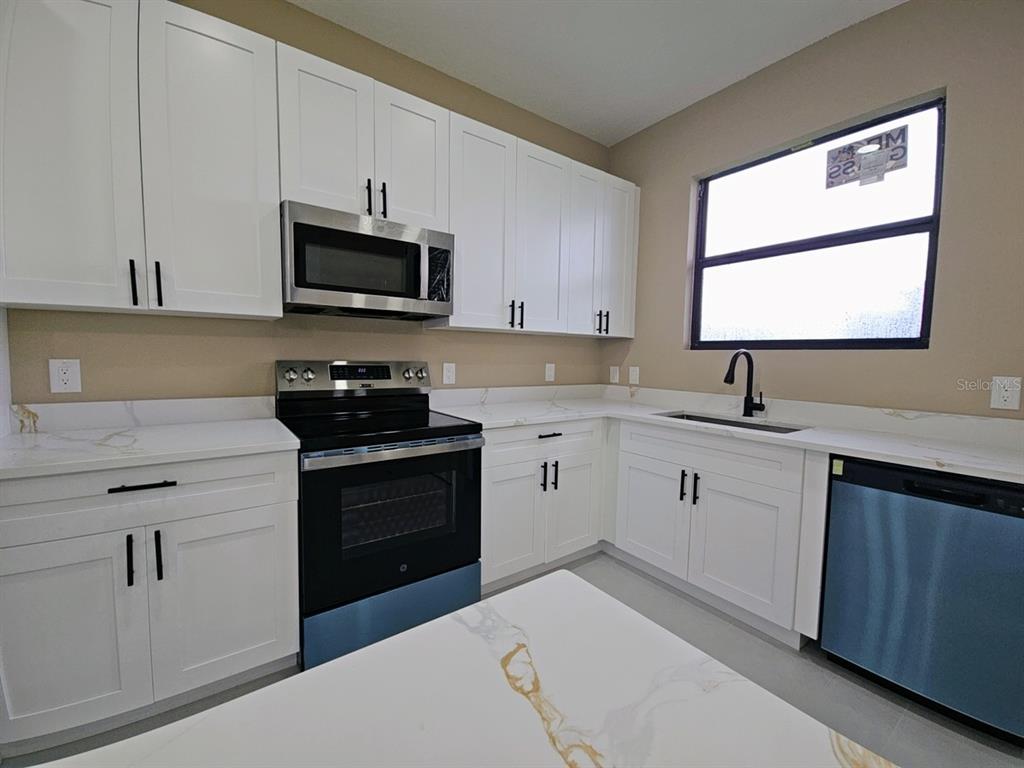 13404 Cedar City Avenue Port Charlotte, FL 33981 - Photo 16 of 73