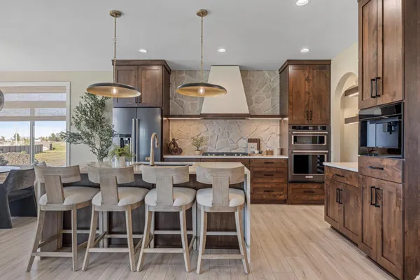 $1,099,900 | 6833 Sunrise Point, Horace, ND 58047