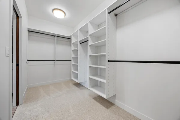 $1,099,900 | 6833 Sunrise Point, Horace, ND 58047