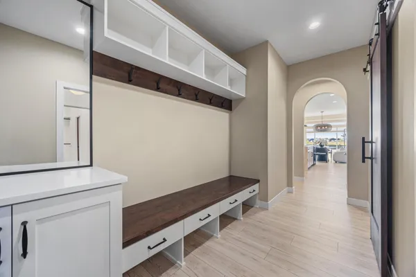 $1,099,900 | 6833 Sunrise Point, Horace, ND 58047