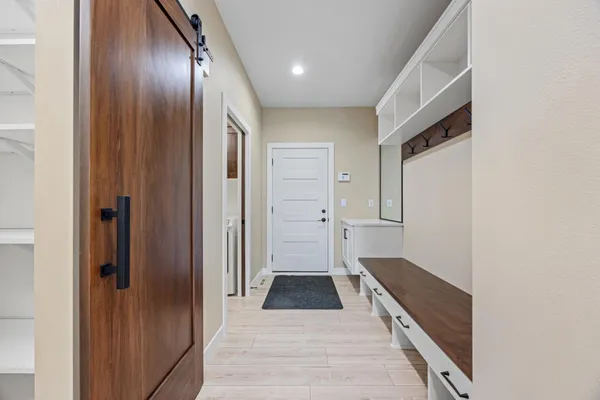 $1,099,900 | 6833 Sunrise Point, Horace, ND 58047