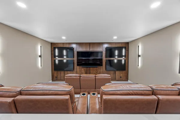 $1,099,900 | 6833 Sunrise Point, Horace, ND 58047