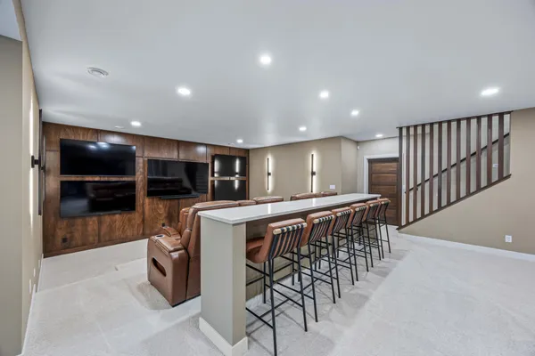 $1,099,900 | 6833 Sunrise Point, Horace, ND 58047