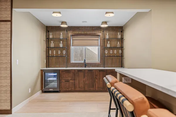 $1,099,900 | 6833 Sunrise Point, Horace, ND 58047