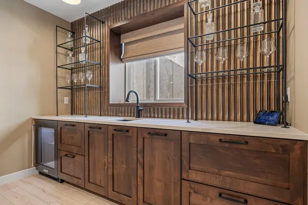 $1,099,900 | 6833 Sunrise Point, Horace, ND 58047