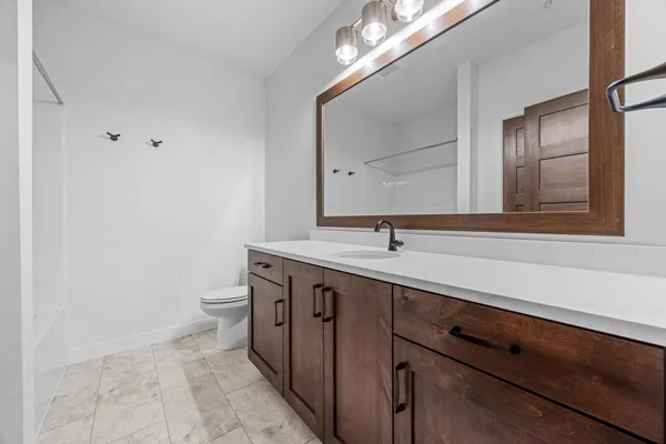 $1,099,900 | 6833 Sunrise Point, Horace, ND 58047