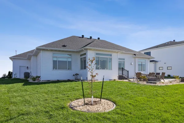 $1,099,900 | 6833 Sunrise Point, Horace, ND 58047