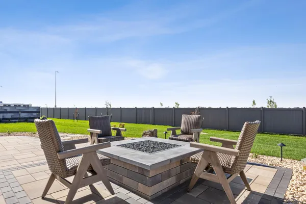 $1,099,900 | 6833 Sunrise Point, Horace, ND 58047