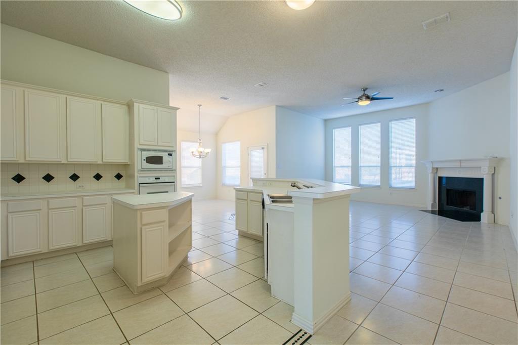 8216 Spring Valley Lane Plano, TX 75025 - Photo 7 of 27